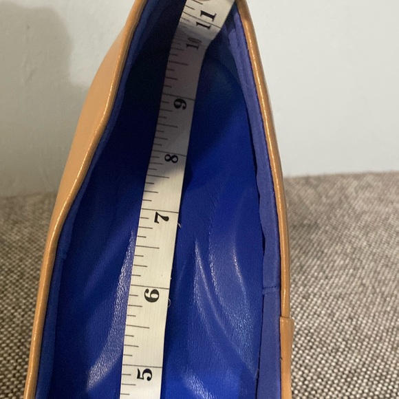 Classic Nude Leather High Heels, size 6.5B, NIB. - Picture 10 of 16
